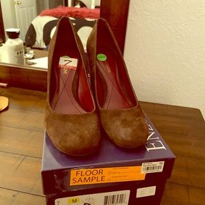 Dark brown close toe shoe, Enzo Angiolui